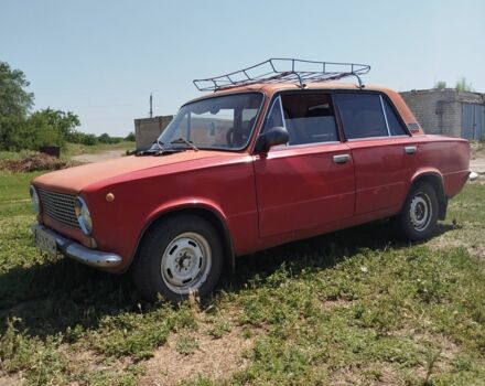 Красный ВАЗ 2101, объемом двигателя 1.2 л и пробегом 1000 тыс. км за 1000 $, фото 1 на Automoto.ua