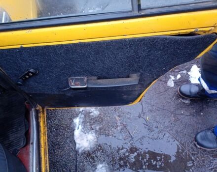 Жовтий ВАЗ 2101, об'ємом двигуна 1 л та пробігом 300 тис. км за 284 $, фото 3 на Automoto.ua