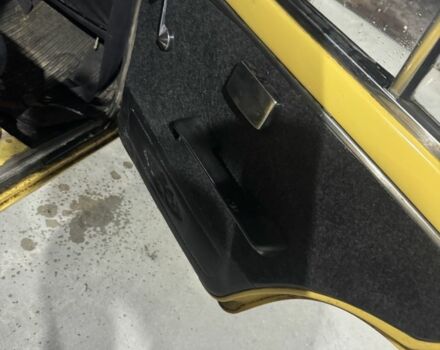 Желтый ВАЗ 2101, объемом двигателя 1.3 л и пробегом 300 тыс. км за 401 $, фото 3 на Automoto.ua