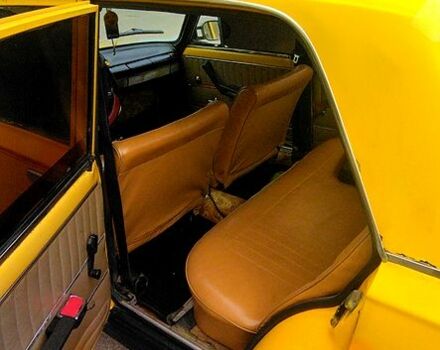 Желтый ВАЗ 2101, объемом двигателя 12 л и пробегом 0 тыс. км за 380 $, фото 10 на Automoto.ua