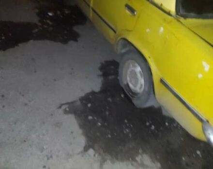 Желтый ВАЗ 2101, объемом двигателя 0 л и пробегом 500 тыс. км за 380 $, фото 4 на Automoto.ua