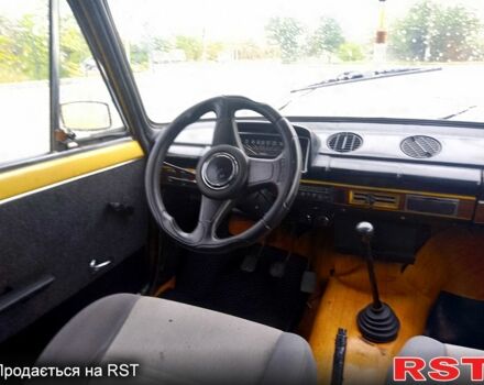 Жовтий ВАЗ 2101, об'ємом двигуна 1.3 л та пробігом 300 тис. км за 700 $, фото 3 на Automoto.ua