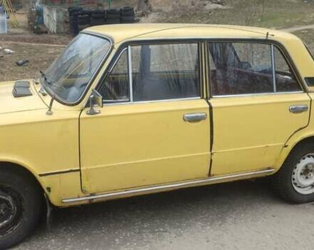 Желтый ВАЗ 2101, объемом двигателя 0 л и пробегом 100 тыс. км за 440 $, фото 4 на Automoto.ua