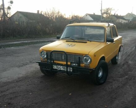 Желтый ВАЗ 2101, объемом двигателя 1.3 л и пробегом 330 тыс. км за 446 $, фото 5 на Automoto.ua
