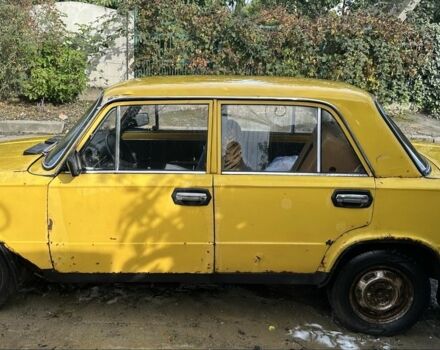 ВАЗ 2101 1982 у Луцьку на Automoto.ua Жовтий ВАЗ 2101, об'ємом двигуна 1.5 л та пробігом 200 тис. км за 286 $, фото 3 на Automoto.ua