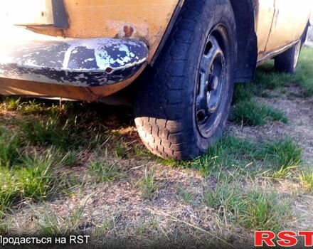 Желтый ВАЗ 2101, объемом двигателя 1.2 л и пробегом 568 тыс. км за 270 $, фото 7 на Automoto.ua