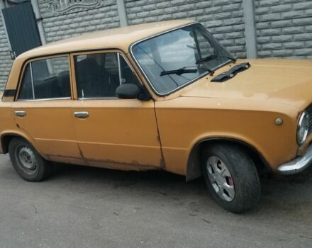 Желтый ВАЗ 2101, объемом двигателя 1.3 л и пробегом 300 тыс. км за 300 $, фото 1 на Automoto.ua