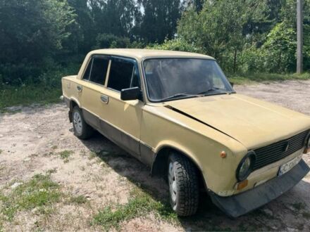 ВАЗ 2101 1976 у Львові на Automoto.ua Жовтий ВАЗ 2101, об'ємом двигуна 1.3 л та пробігом 3 тис. км за 359 $, фото 1 на Automoto.ua
