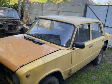 ВАЗ 2101 1977 у Шостке на Automoto.ua Жовтий ВАЗ 2101, об'ємом двигуна 1.5 л та пробігом 65 тис. км за 276 $, фото 1 на Automoto.ua