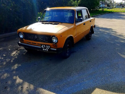 ВАЗ 2101 1977 в Первомайском на Automoto.ua Желтый ВАЗ 2101, объемом двигателя 1.3 л и пробегом 0 тыс. км за 400 $, фото 1 на Automoto.ua