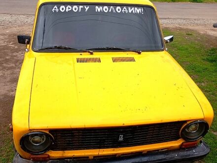 ВАЗ 2101 1977 у Ахтырке на Automoto.ua Жовтий ВАЗ 2101, об'ємом двигуна 1.6 л та пробігом 0 тис. км за 650 $, фото 1 на Automoto.ua