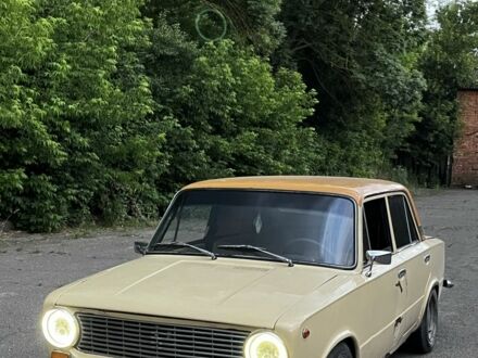 ВАЗ 2101 1978 у Чернівцях на Automoto.ua Жовтий ВАЗ 2101, об'ємом двигуна 1.3 л та пробігом 38 тис. км за 1200 $, фото 1 на Automoto.ua