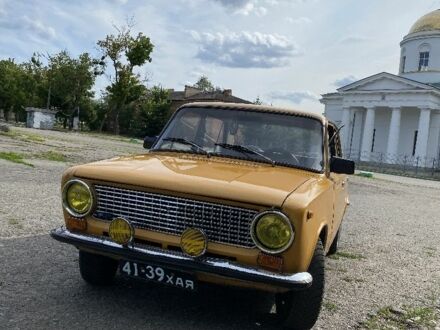 ВАЗ 2101 1978 у Чугуеве на Automoto.ua Жовтий ВАЗ 2101, об'ємом двигуна 0 л та пробігом 50 тис. км за 1200 $, фото 1 на Automoto.ua