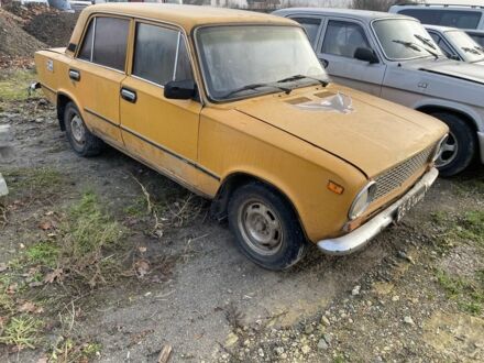 Желтый ВАЗ 2101, объемом двигателя 0 л и пробегом 100 тыс. км за 342 $, фото 1 на Automoto.ua
