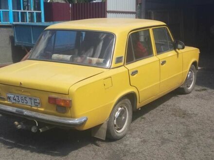 ВАЗ 2101 1981 у Гусятине на Automoto.ua Жовтий ВАЗ 2101, об'ємом двигуна 1.3 л та пробігом 120 тис. км за 600 $, фото 1 на Automoto.ua