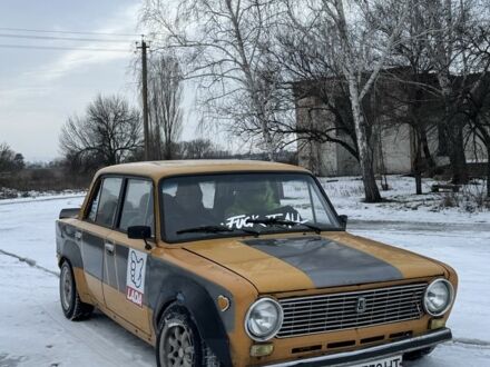 Желтый ВАЗ 2101, объемом двигателя 1.5 л и пробегом 100 тыс. км за 900 $, фото 1 на Automoto.ua
