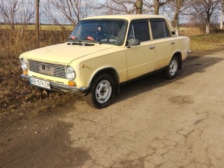 ВАЗ 2101 1986 у Монастырище на Automoto.ua Жовтий ВАЗ 2101, об'ємом двигуна 1.2 л та пробігом 49 тис. км за 600 $, фото 1 на Automoto.ua
