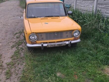 ВАЗ 2101 1987 у Жмеренке на Automoto.ua Жовтий ВАЗ 2101, об'ємом двигуна 0 л та пробігом 197 тис. км за 350 $, фото 1 на Automoto.ua