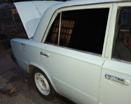 Серый ВАЗ 2101, объемом двигателя 1.3 л и пробегом 300 тыс. км за 384 $, фото 2 на Automoto.ua