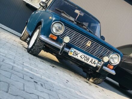 ВАЗ 2101 1974 в Тернополе на Automoto.ua Синий ВАЗ 2101, объемом двигателя 1.2 л и пробегом 200 тыс. км за 374 $, фото 1 на Automoto.ua