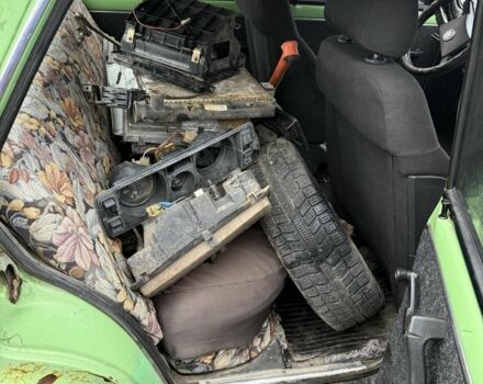 Зеленый ВАЗ 2101, объемом двигателя 1.3 л и пробегом 250 тыс. км за 343 $, фото 6 на Automoto.ua