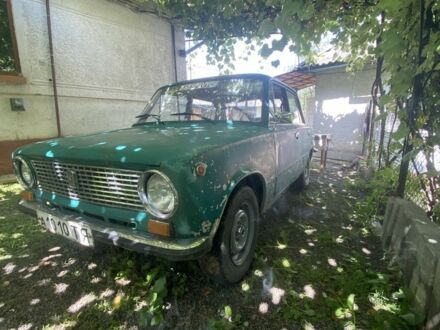 ВАЗ 2101 1975 в Мукачеве на Automoto.ua Зеленый ВАЗ 2101, объемом двигателя 0 л и пробегом 1 тыс. км за 300 $, фото 1 на Automoto.ua