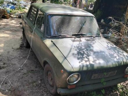 ВАЗ 2101 1980 у Новомосковске на Automoto.ua Зелений ВАЗ 2101, об'ємом двигуна 1 л та пробігом 100 тис. км за 146 $, фото 1 на Automoto.ua