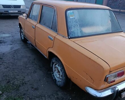 Оранжевый ВАЗ 2101, объемом двигателя 1 л и пробегом 300 тыс. км за 350 $, фото 1 на Automoto.ua