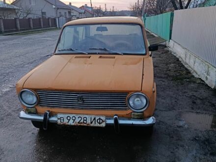 Оранжевый ВАЗ 2101, объемом двигателя 1 л и пробегом 300 тыс. км за 350 $, фото 1 на Automoto.ua