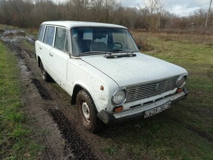 Белый ВАЗ 2102, объемом двигателя 1.2 л и пробегом 150 тыс. км за 381 $, фото 1 на Automoto.ua