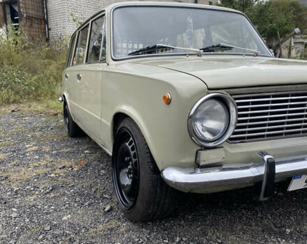 Бежевый ВАЗ 2102, объемом двигателя 1.2 л и пробегом 70 тыс. км за 3000 $, фото 1 на Automoto.ua