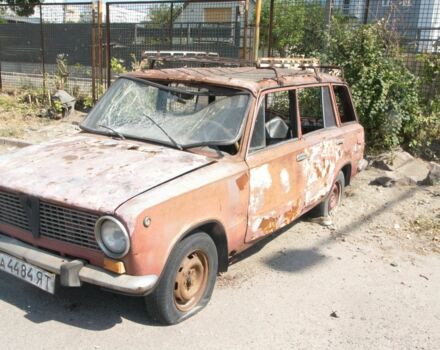 Красный ВАЗ 2102, объемом двигателя 0 л и пробегом 100 тыс. км за 121 $, фото 1 на Automoto.ua