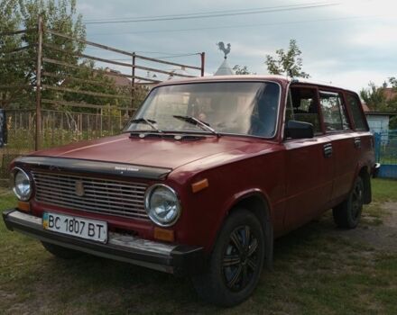Красный ВАЗ 2102, объемом двигателя 1.3 л и пробегом 300 тыс. км за 900 $, фото 1 на Automoto.ua