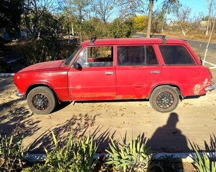 Красный ВАЗ 2102, объемом двигателя 1.2 л и пробегом 333 тыс. км за 350 $, фото 2 на Automoto.ua