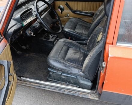 Красный ВАЗ 2102, объемом двигателя 1.5 л и пробегом 170 тыс. км за 599 $, фото 2 на Automoto.ua