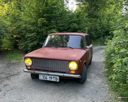 Красный ВАЗ 2102, объемом двигателя 1.5 л и пробегом 300 тыс. км за 675 $, фото 1 на Automoto.ua