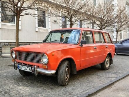 ВАЗ 2102 1978 в Днепре (Днепропетровске) на Automoto.ua Красный ВАЗ 2102, объемом двигателя 1.2 л и пробегом 100 тыс. км за 700 $, фото 1 на Automoto.ua