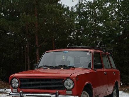 ВАЗ 2102 1982 в Бердичеве на Automoto.ua Красный ВАЗ 2102, объемом двигателя 1.6 л и пробегом 30 тыс. км за 800 $, фото 1 на Automoto.ua