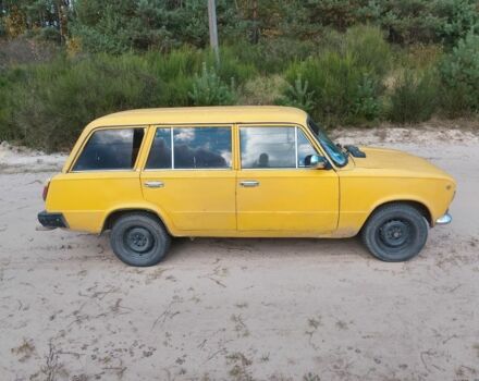Желтый ВАЗ 2102, объемом двигателя 1.2 л и пробегом 100 тыс. км за 440 $, фото 2 на Automoto.ua