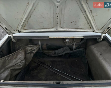 Белый ВАЗ 2103, объемом двигателя 0 л и пробегом 200 тыс. км за 350 $, фото 5 на Automoto.ua