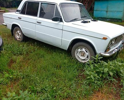 Белый ВАЗ 2103, объемом двигателя 1.5 л и пробегом 150 тыс. км за 1100 $, фото 2 на Automoto.ua