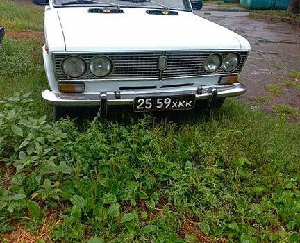 Белый ВАЗ 2103, объемом двигателя 1.5 л и пробегом 150 тыс. км за 1100 $, фото 1 на Automoto.ua