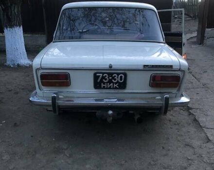 Белый ВАЗ 2103, объемом двигателя 1.5 л и пробегом 45 тыс. км за 1200 $, фото 2 на Automoto.ua
