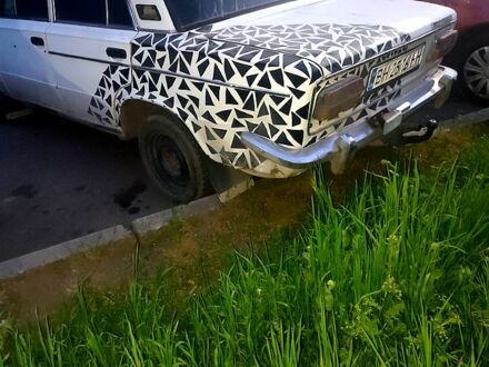 ВАЗ 2103 1974 в Черноморске (Ильичевске) на Automoto.ua Белый ВАЗ 2103, объемом двигателя 1.5 л и пробегом 0 тыс. км за 450 $, фото 1 на Automoto.ua