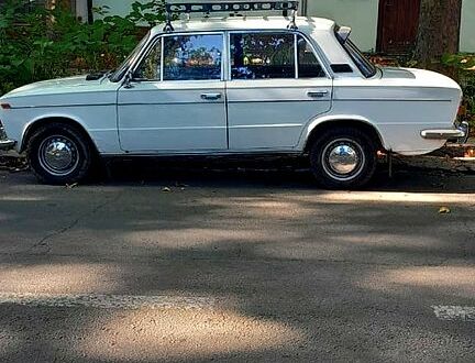 ВАЗ 2103 1977 в Николаеве на Automoto.ua Белый ВАЗ 2103, объемом двигателя 1.5 л и пробегом 100 тыс. км за 1000 $, фото 1 на Automoto.ua