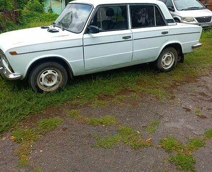 Білий ВАЗ 2103, об'ємом двигуна 1.5 л та пробігом 150 тис. км за 1100 $, фото 1 на Automoto.ua