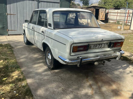 ВАЗ 2103 1979 в Каменское - Днепродзержинск на Automoto.ua Белый ВАЗ 2103, объемом двигателя 1.3 л и пробегом 88 тыс. км за 546 $, фото 1 на Automoto.ua