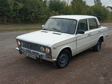 Белый ВАЗ 2103, объемом двигателя 1.3 л и пробегом 330 тыс. км за 404 $, фото 1 на Automoto.ua