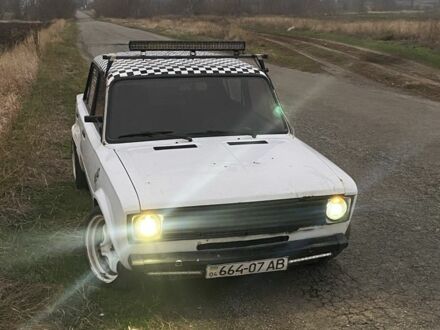 ВАЗ 2103 1987 в Днепре (Днепропетровске) на Automoto.ua Белый ВАЗ 2103, объемом двигателя 1.6 л и пробегом 1000 тыс. км за 1500 $, фото 1 на Automoto.ua