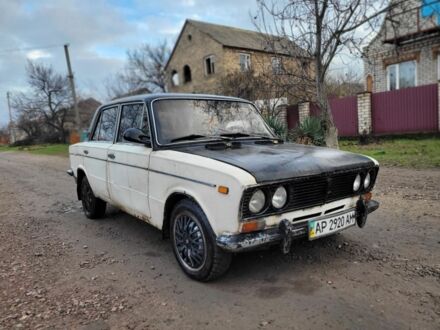 Белый ВАЗ 2103, объемом двигателя 1.5 л и пробегом 300 тыс. км за 400 $, фото 1 на Automoto.ua